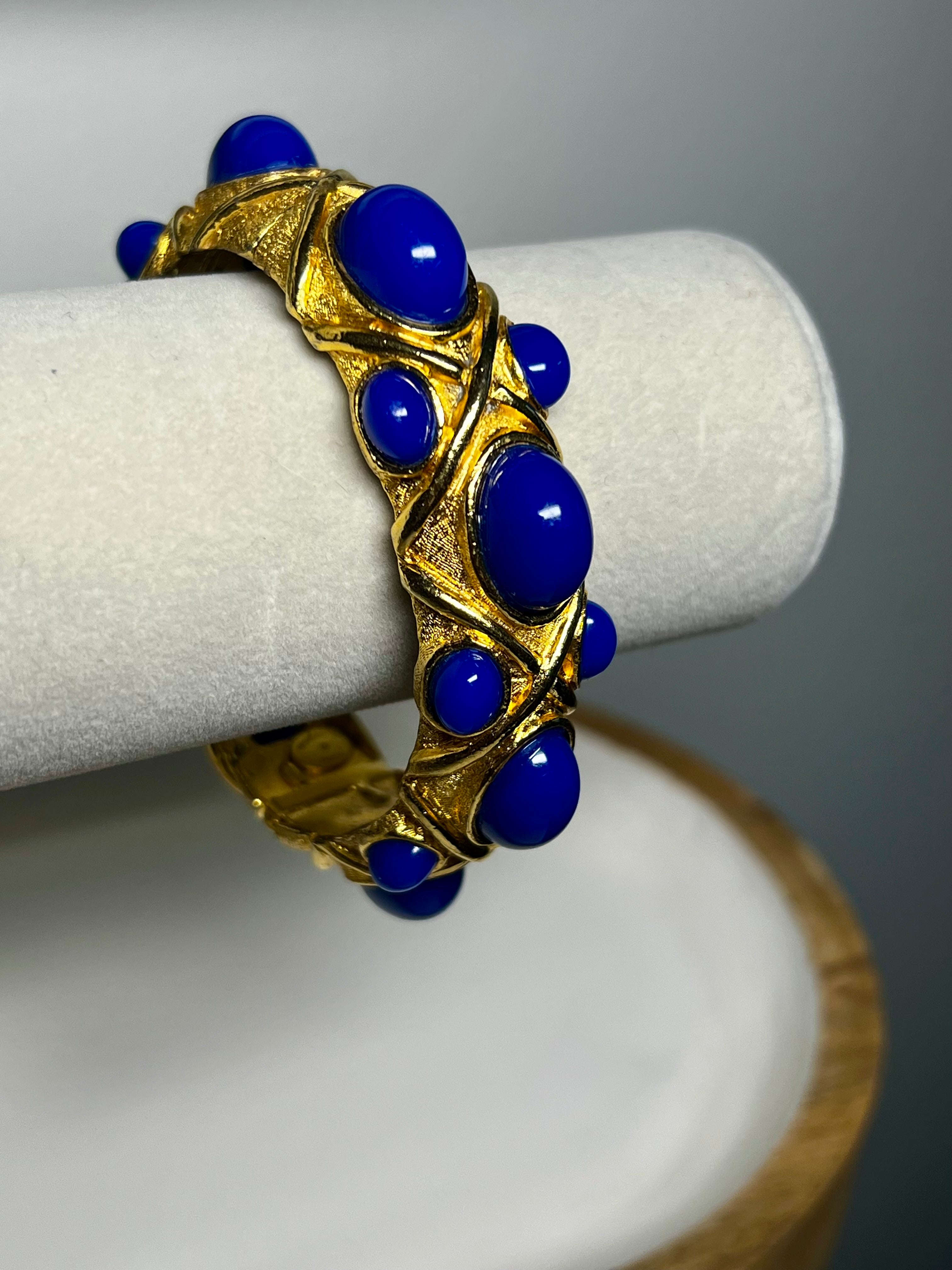 Vintage Fashionettes Miami Goldtone Blue Cabochon Hinge Bracelet