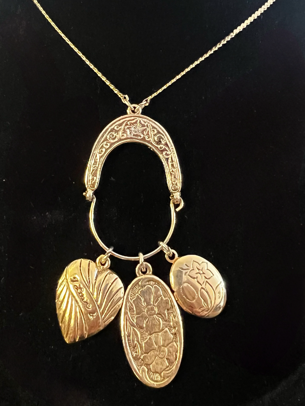 Vintage 1928 gold tone locket and heart charm necklace 30 inch