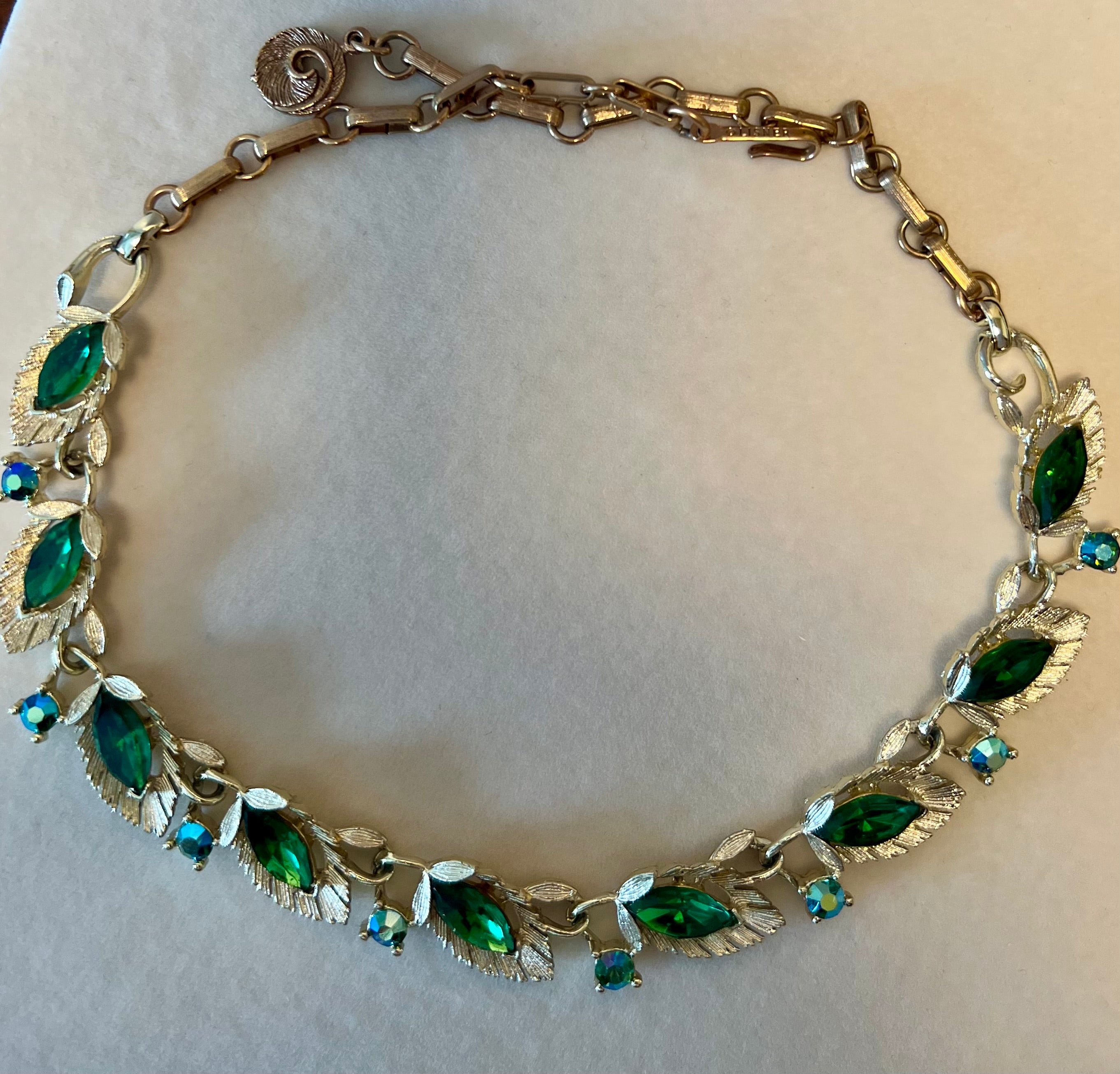 Classic Vintage Midcentury Lisner Necklace