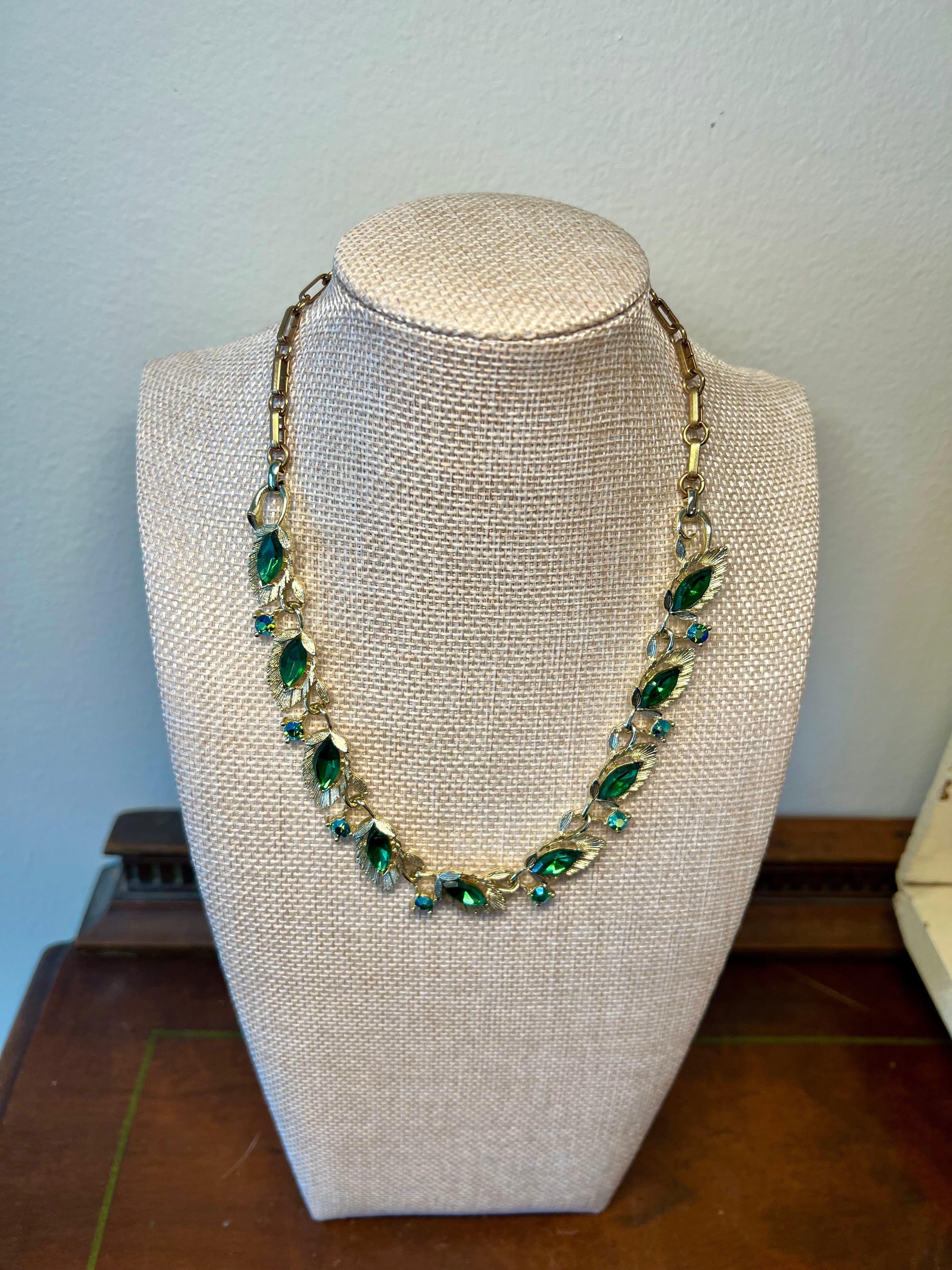 Classic Vintage Midcentury Lisner Necklace