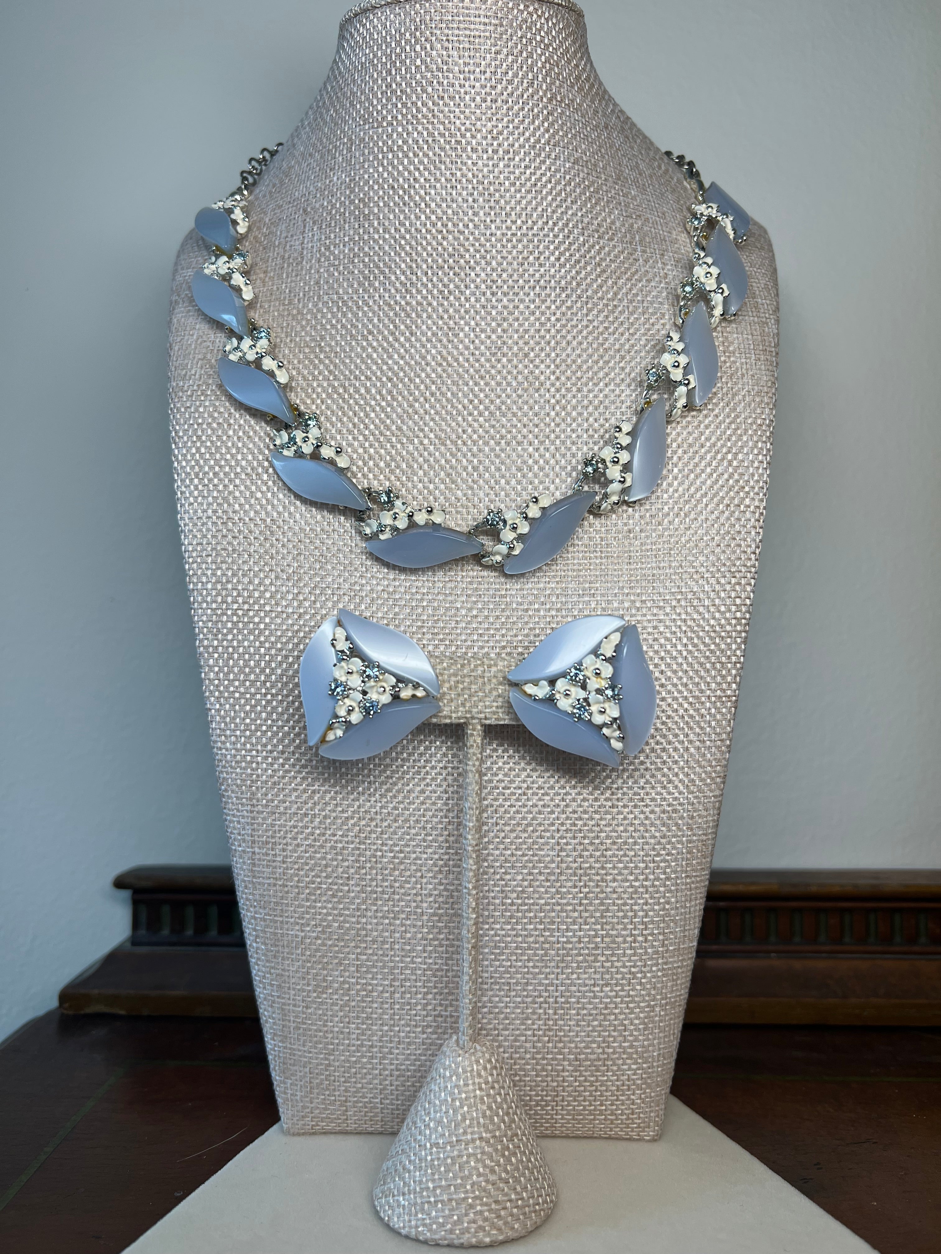 Vintage 1950s Floral Periwinkle Necklace and Earrings set