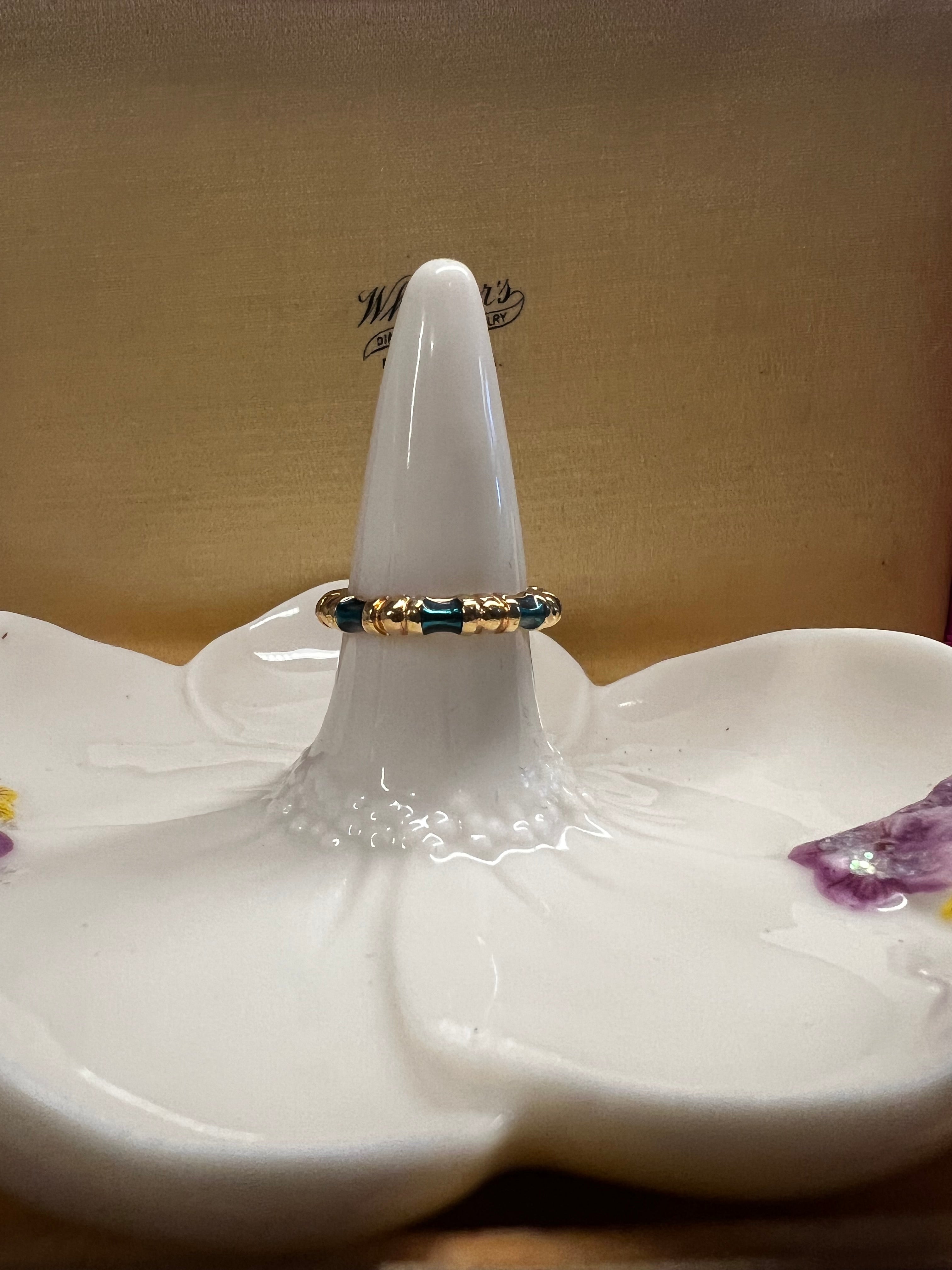 Vintage Avon gold tone green enamel stacker ring size 6
